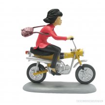 Yoko Tsuno On Her Honda Club Passion Statue